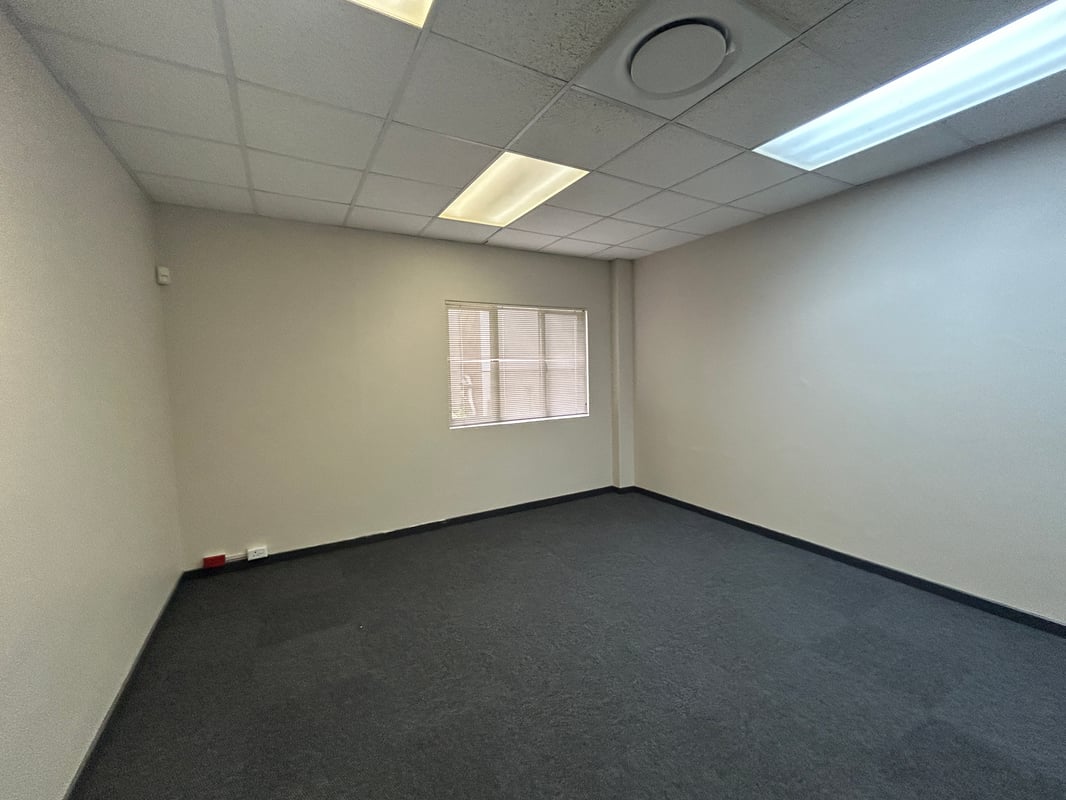 650m² Office to Let in Westville