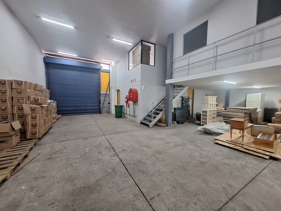 765m² Warehouse To Let in New Germany