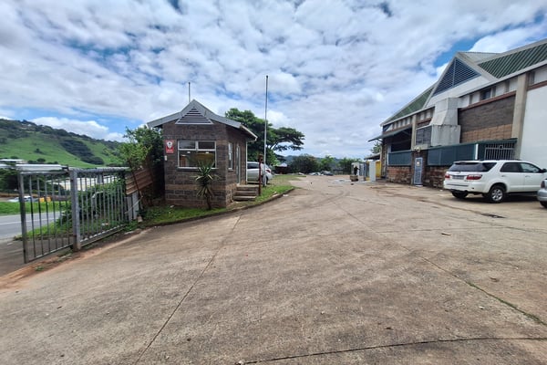 1 140m² Warehouse To Let in Westmead — image 2