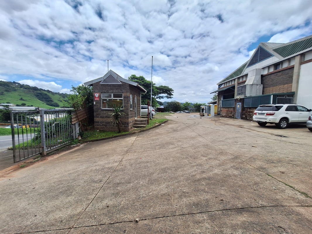 1 140m² Warehouse To Let in Westmead