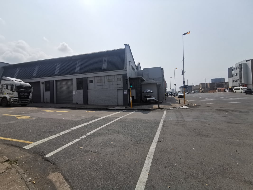 2000m² Warehouse To Let in Congella
