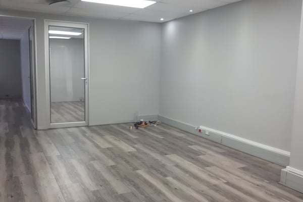 408m² Office To Let at Island Circle Office Park, Riverhorse Valley — image 5