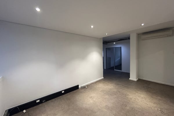 305m² Office To Let in Westville — image 2