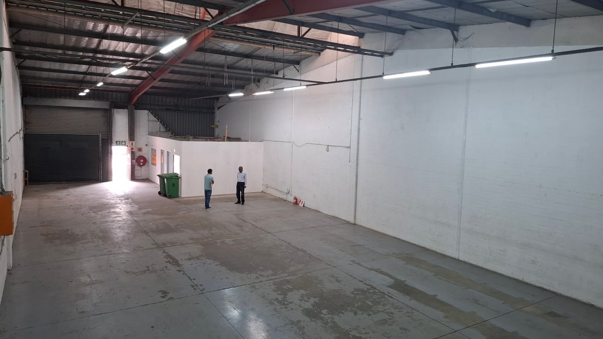 321m² Warehouse To Let at Springfield Park