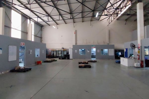 1008m² Warehouse For Sale in Riverhorse Valley — image 3