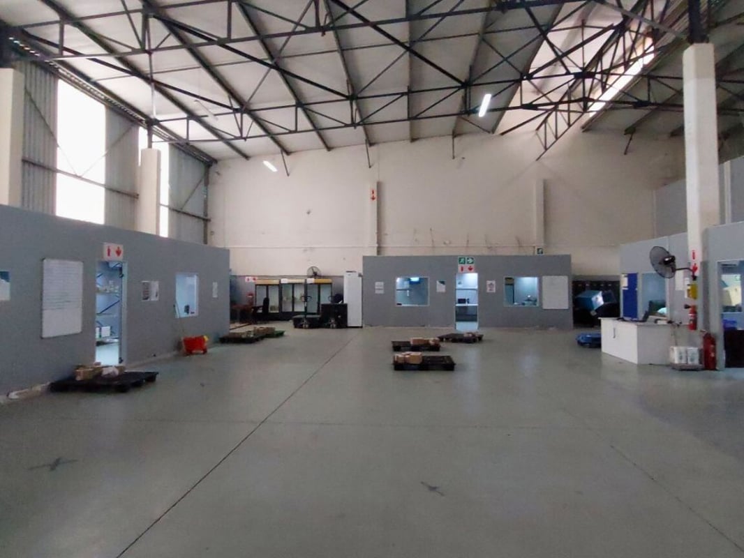 1008m² Warehouse For Sale in Riverhorse Valley