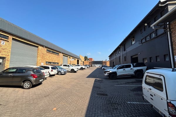 1 050m² Factory/Warehouse To Let – Rossburgh  — image 4