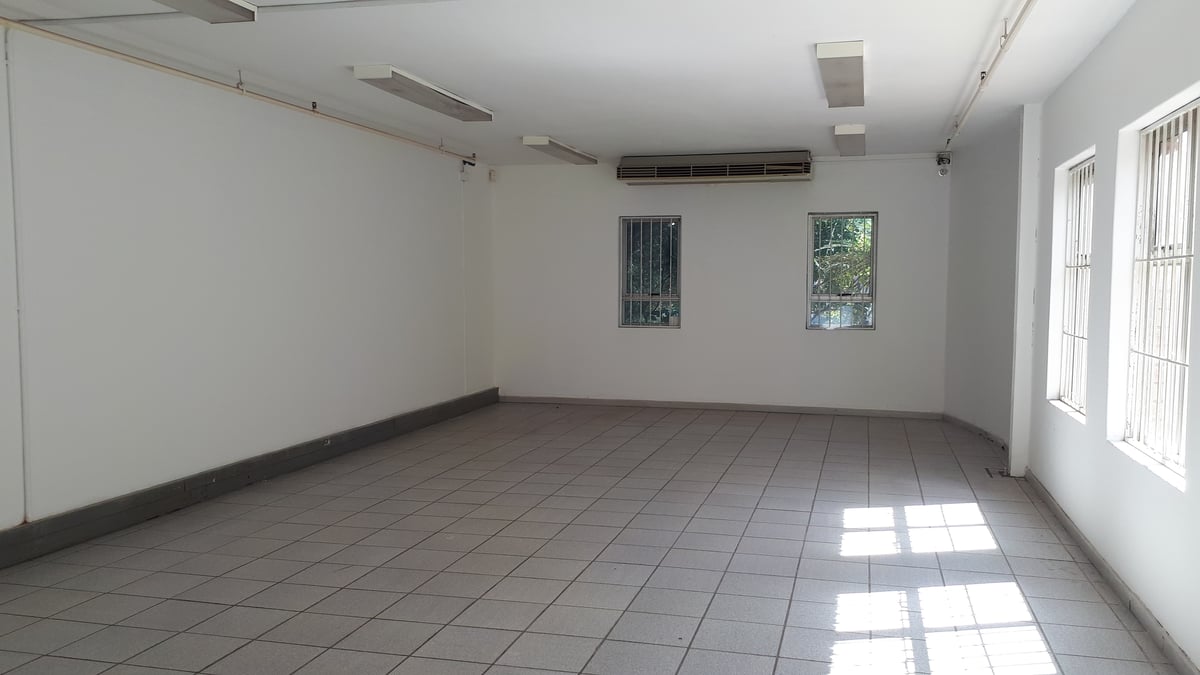 3500m² Standalone Warehouse For Lease in Springfield
