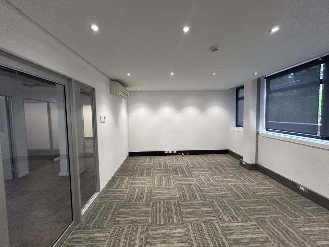 305m² Office To Let in Westville