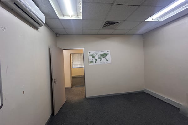 130m² Office To Let in Westville — image 5