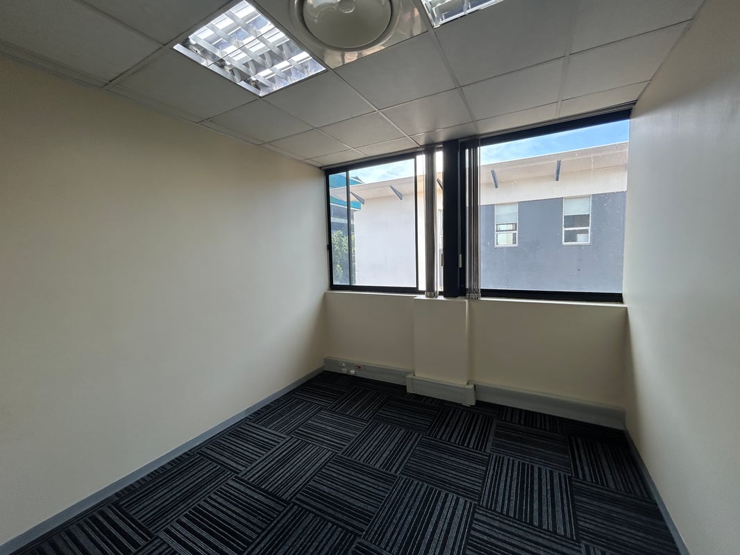 175m² Office To Let in Westville