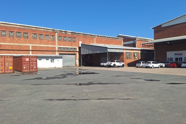 3 432m² Industrial Unit For Sale in New Germany — image 2