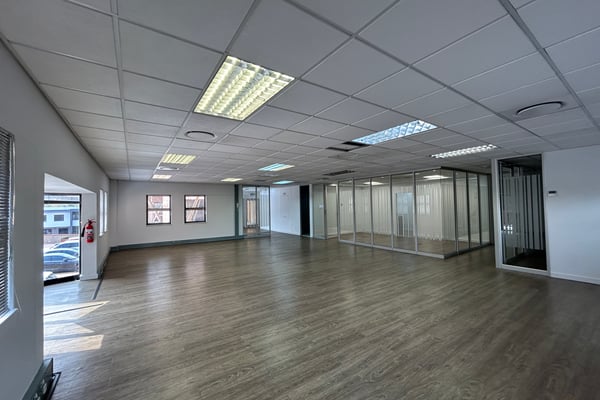 2319m² Commercial Office Building for Sale in Westway Office Park — image 4