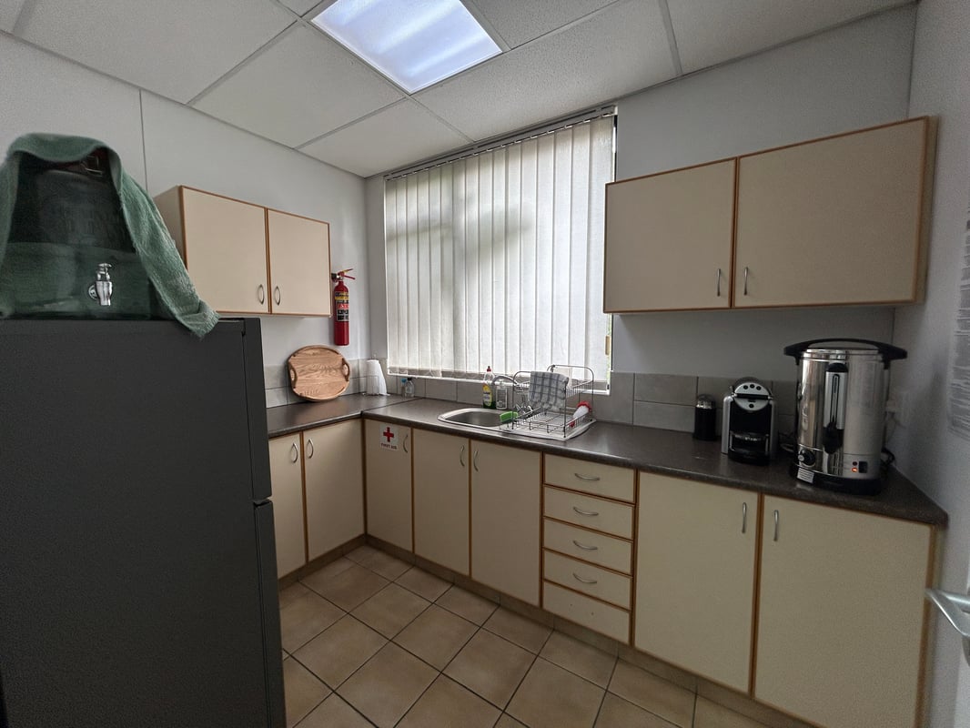 122m² Office To Let In Westway Office Park, Westville