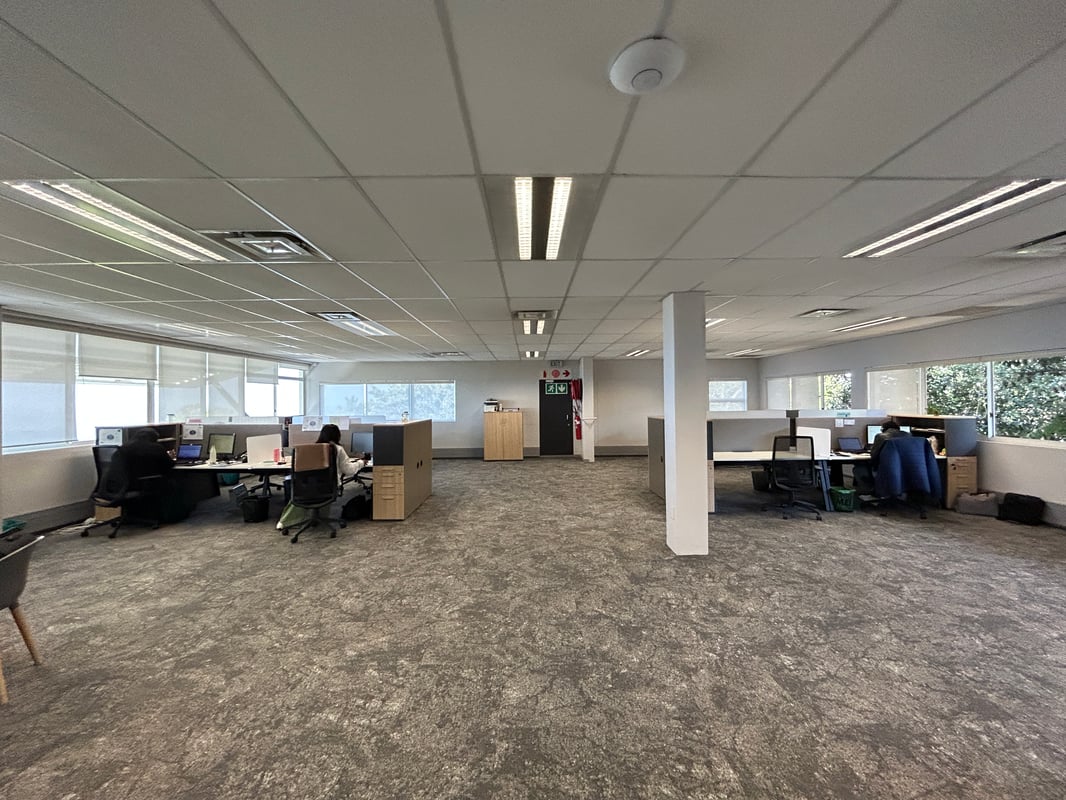  306m² Office To Let In La Lucia Ridge