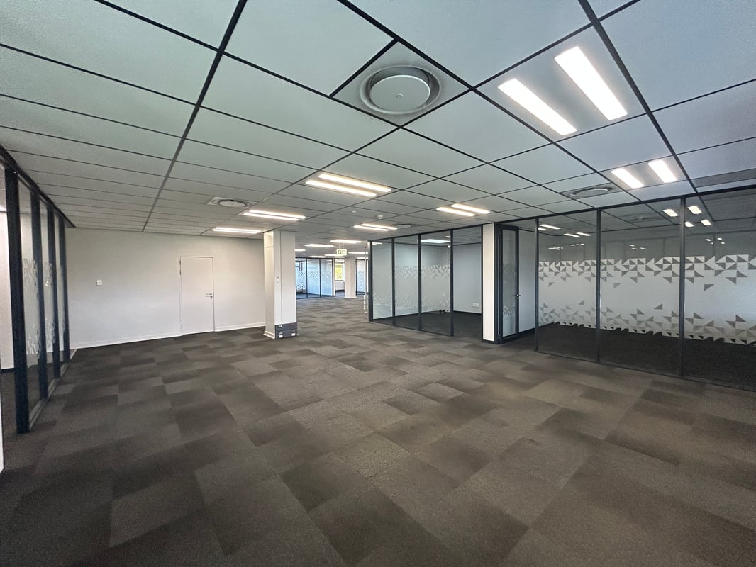 1 678m² Office to Let in The Glasshouse Office Park