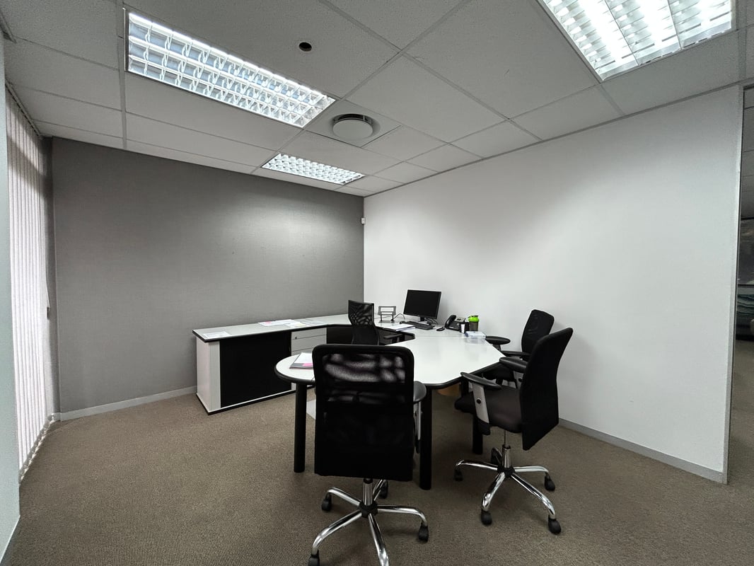 122m² Office To Let In Westway Office Park, Westville