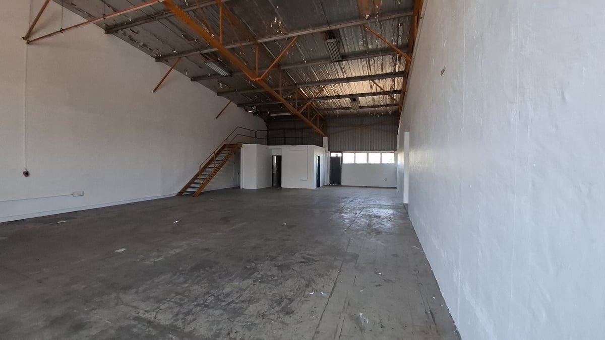 594m² Warehouse For Lease in Glen Anil