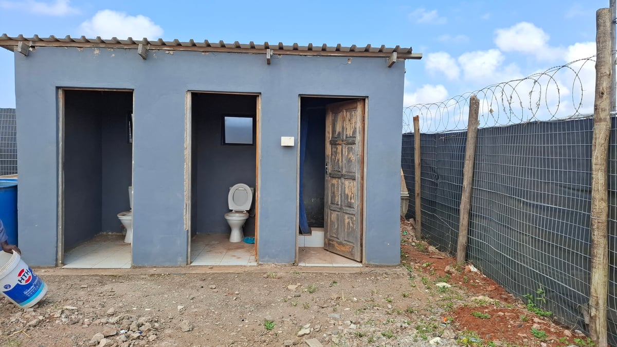 2800m² Yard To Let in Springfield