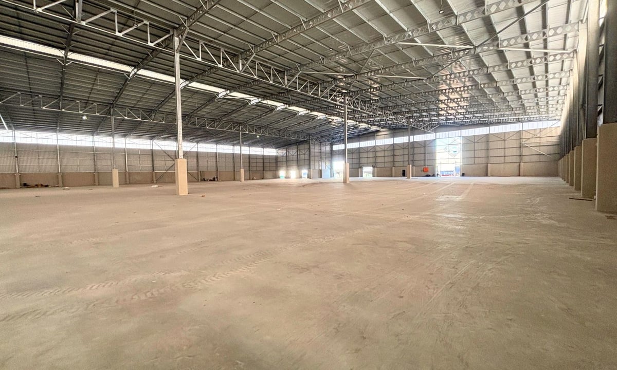 12 932m² Warehouse with 7410m² Yard to Let in Congella, Durban