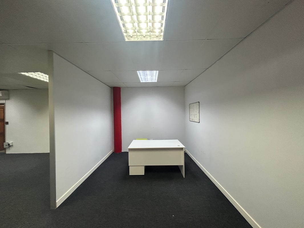 180m² Office To Let in Westville
