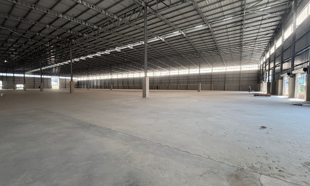 12 932m² Warehouse with 7410m² Yard to Let in Congella, Durban