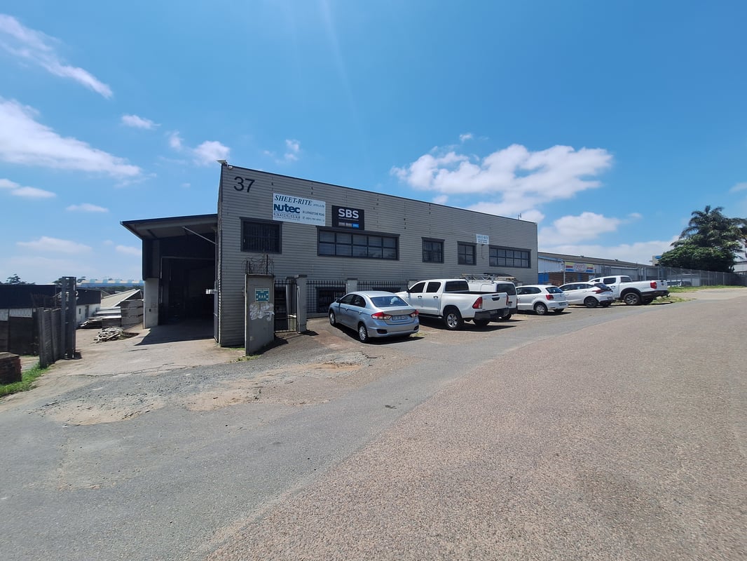 1 345m² Warehouse To Let in New Germany