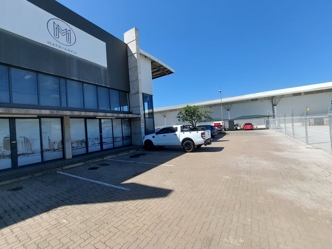 559m² Warehouse with Prime Exposure for Lease in Riverhorse Valley