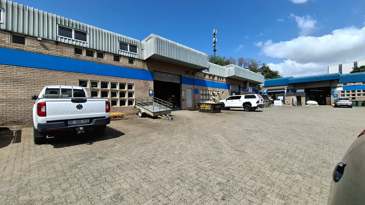 303m² Warehouse To Let in Durban North