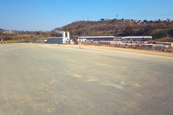 15 911m² Hardened Yard For Lease in Riverhorse Valley — image 2