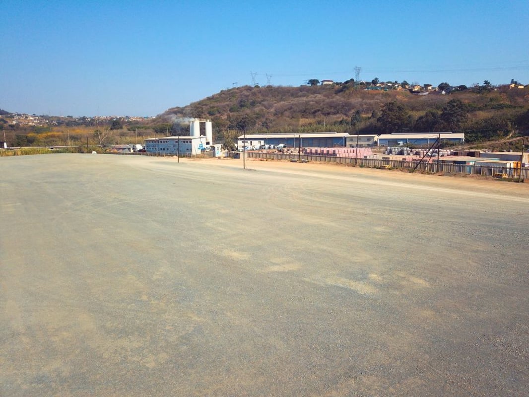 15 911m² Hardened Yard For Lease in Riverhorse Valley