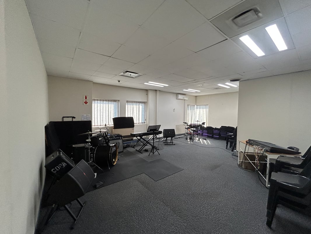 395m² Office To Let in Westville