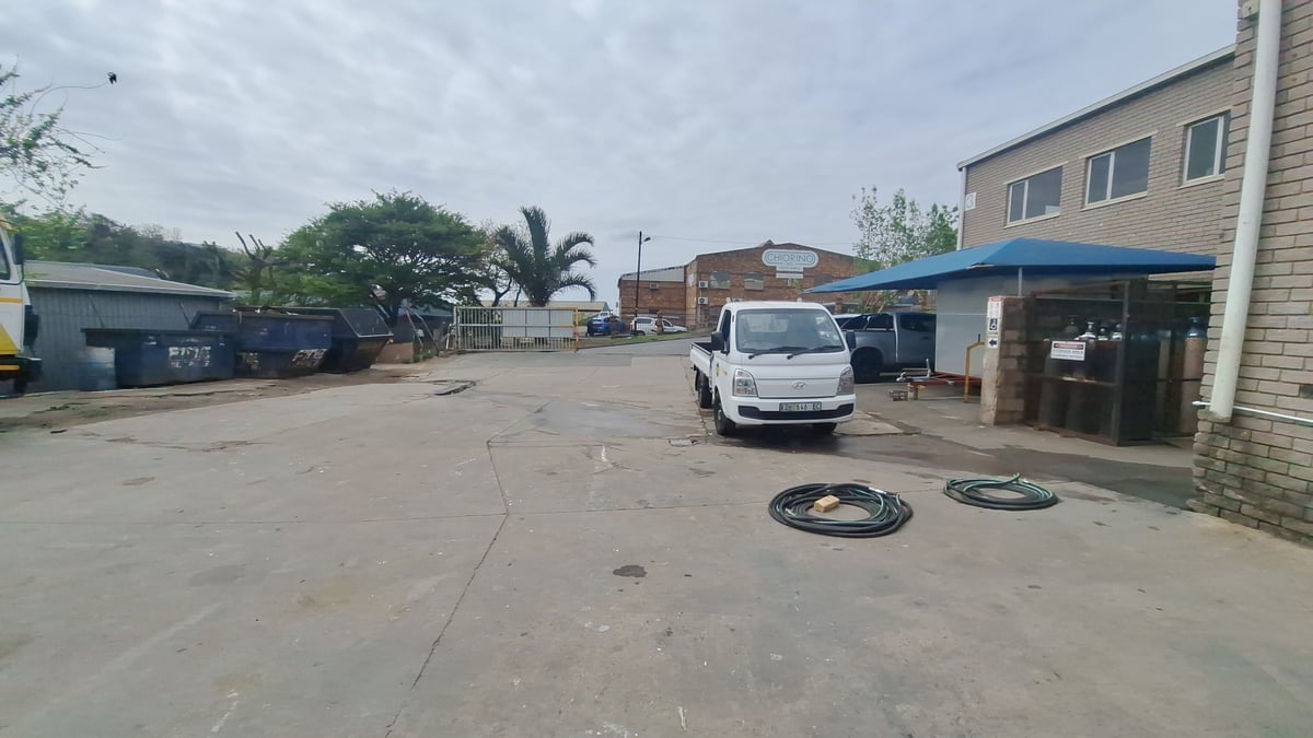 1 538m² Warehouse To Let in Westmead