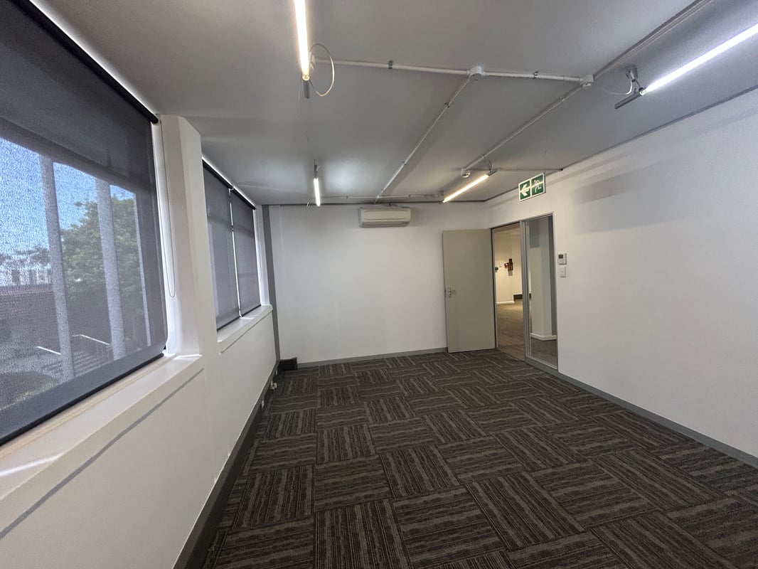 305m² Office To Let in Westville