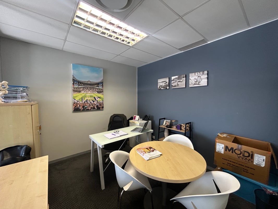 190m² Office to Let in Lion Match Office Park
