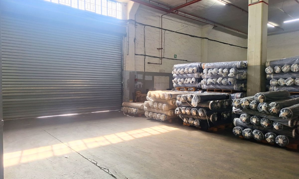 3 432m² Industrial Unit For Sale in New Germany