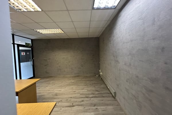 264m² Office To Let In Westway Office Park, Westville — image 2