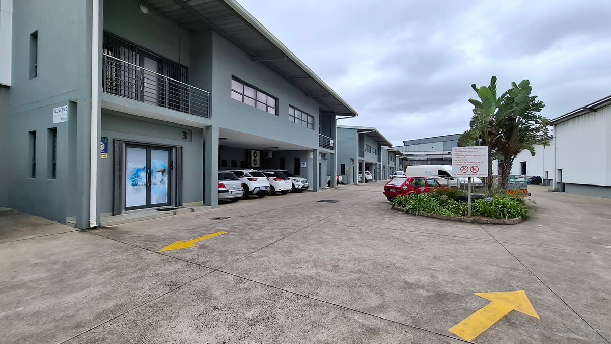385m² Warehouse To Let in Riverhorse Valley