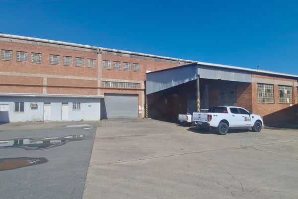 3 432m² Industrial Unit For Sale in New Germany — image 3