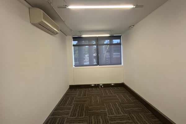 305m² Office To Let in Westville — image 4