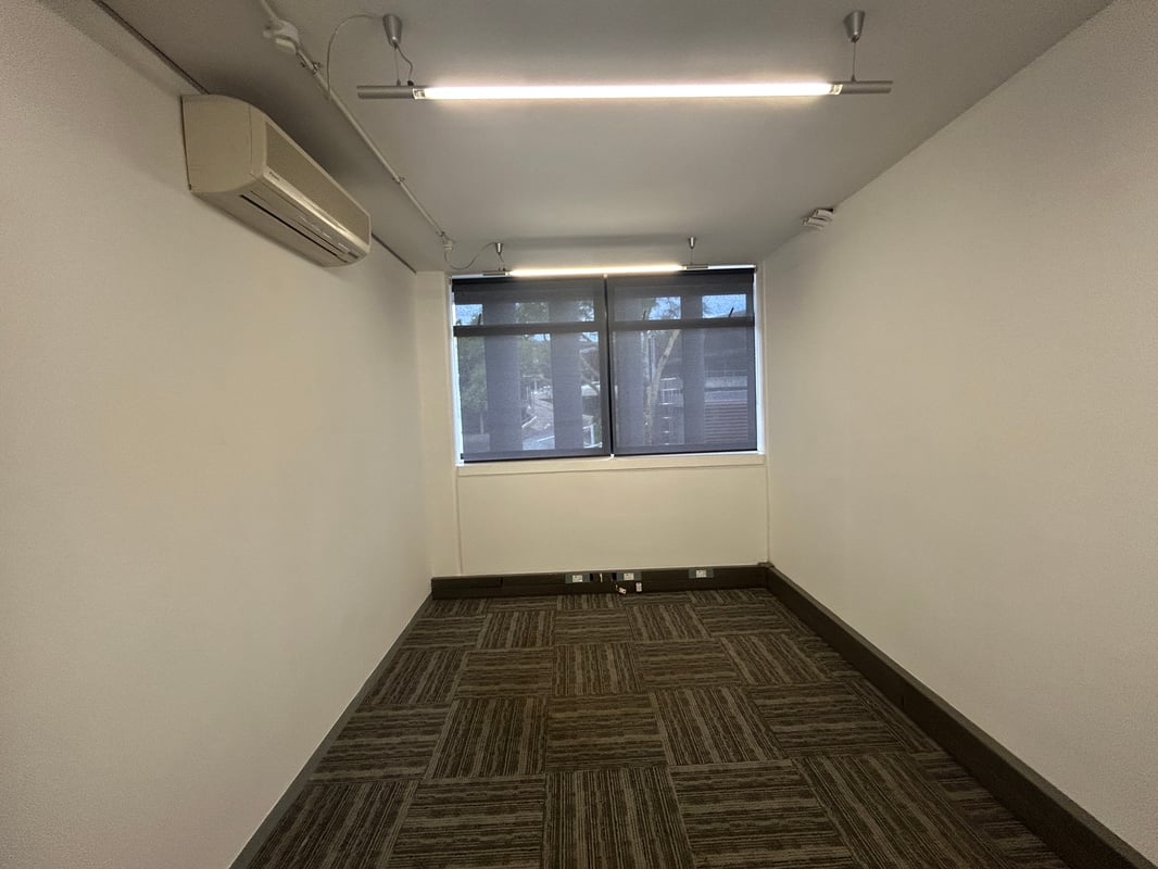 305m² Office To Let in Westville
