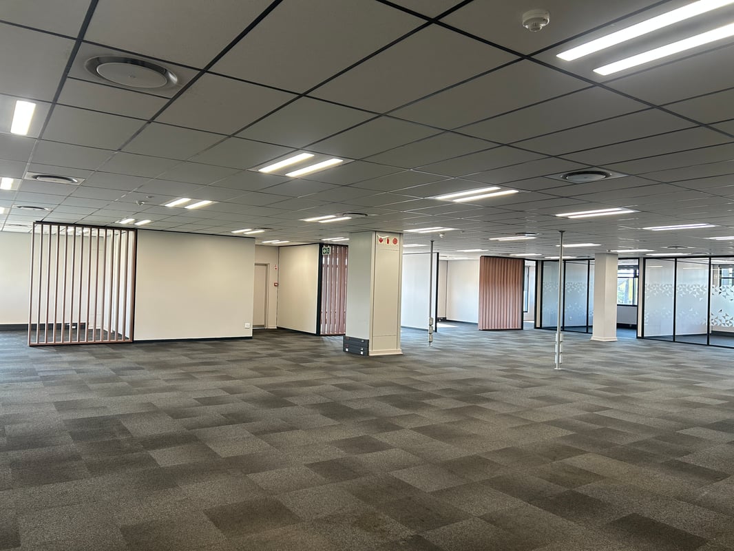 1 678m² Office to Let in The Glasshouse Office Park