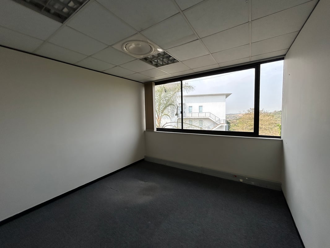 214m² Office To Let in Westville
