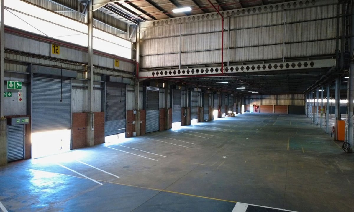 7 416m² Warehouse To Let in Prospecton