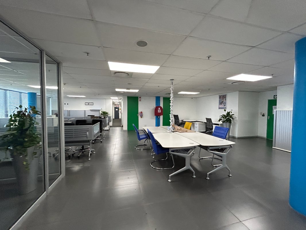 1 523m² Office To Let in Umhlanga