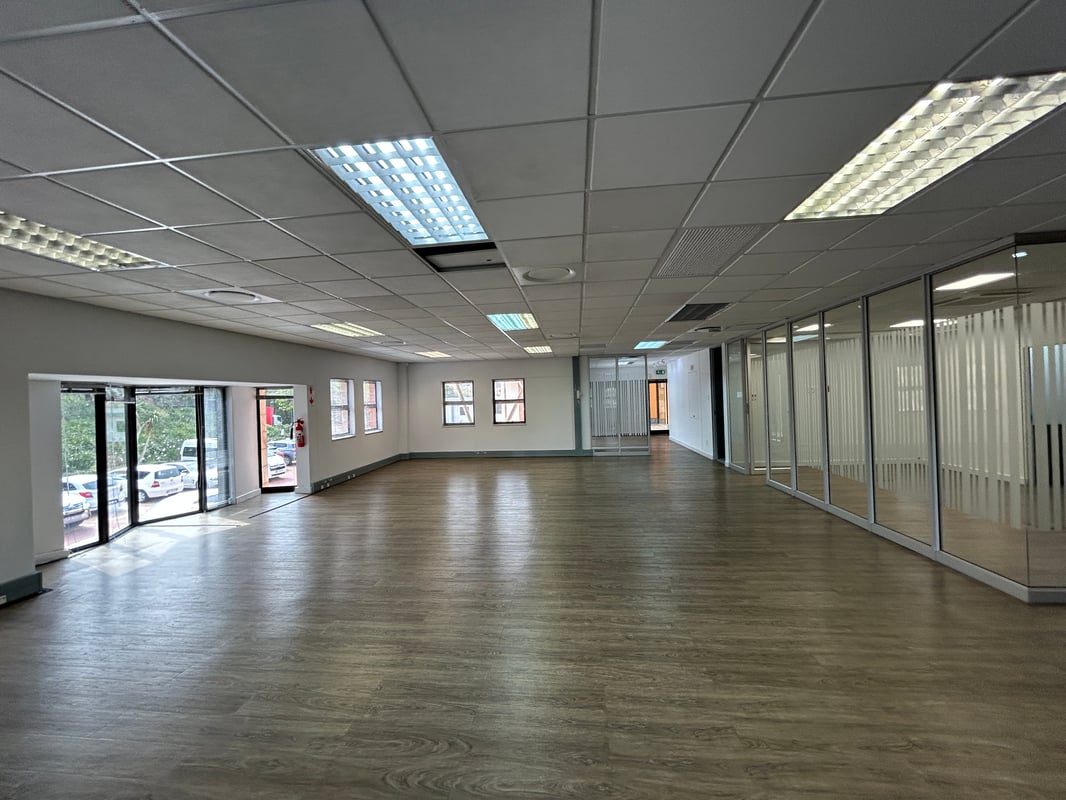 213m² Office to Let at Westway Office Park, Westville