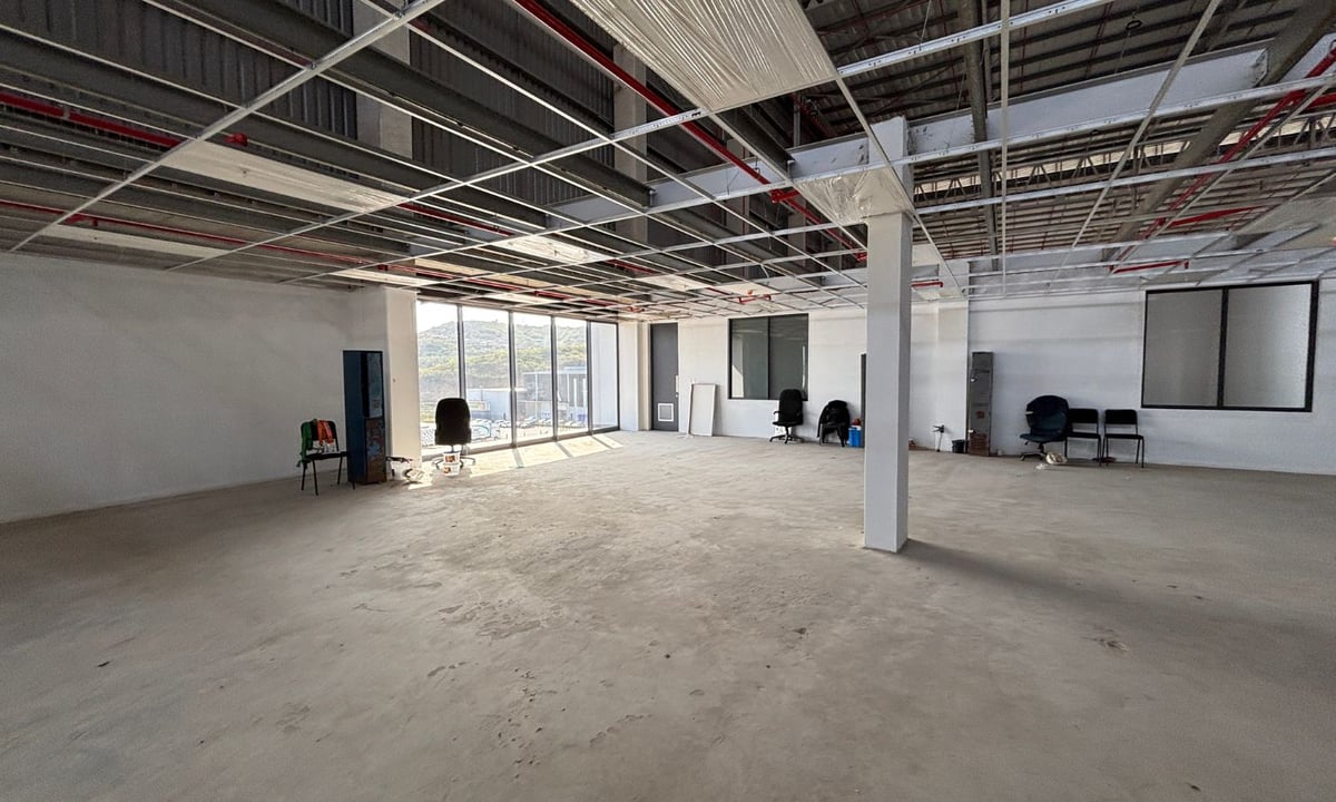 8 195m² New Warehousing Facility To Let in Riverhorse Valley 