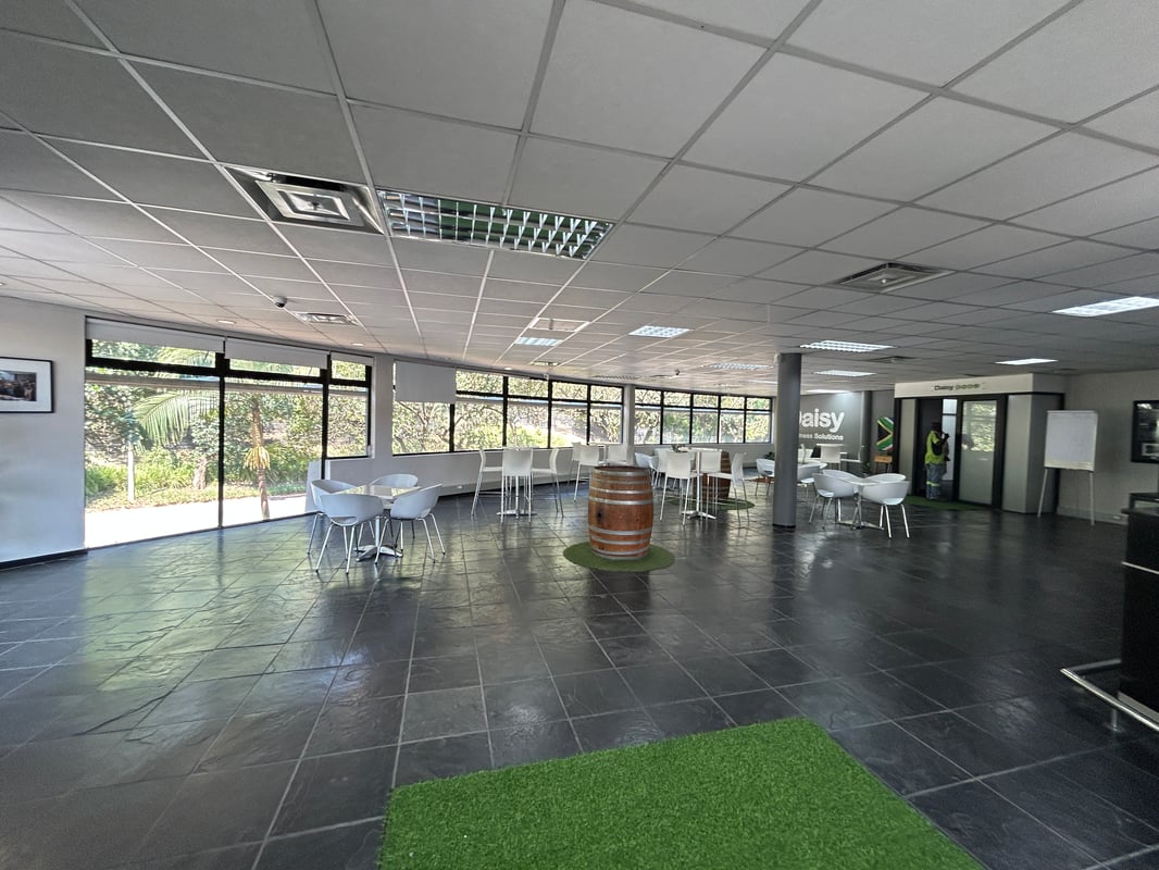 588m² Office to Let – Westway Office Park, Westville