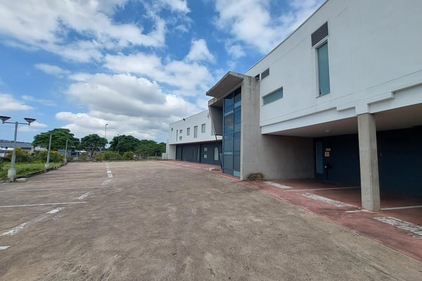 1951m² Office Space For Sale in Riverhorse Valley — image 3