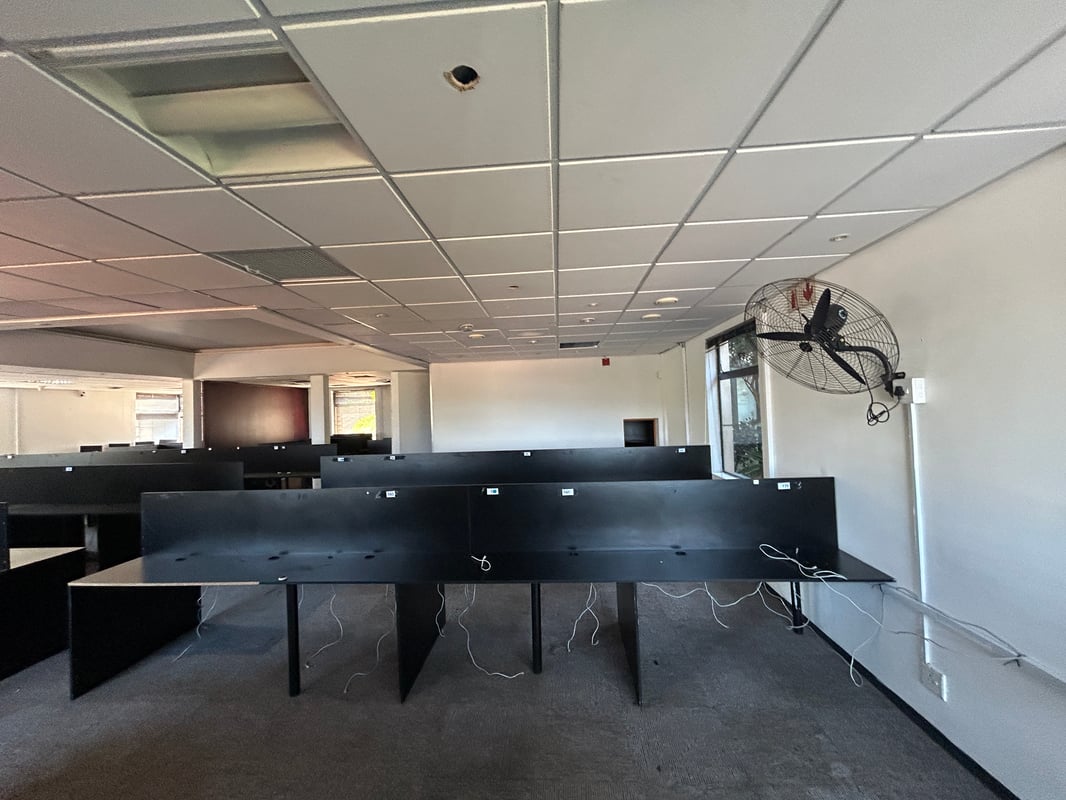 445m² Office For Sale in La Lucia Ridge